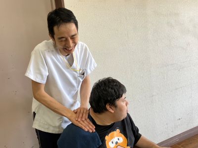 利用者さんのコリをほぐす by訪問マッサージVictory